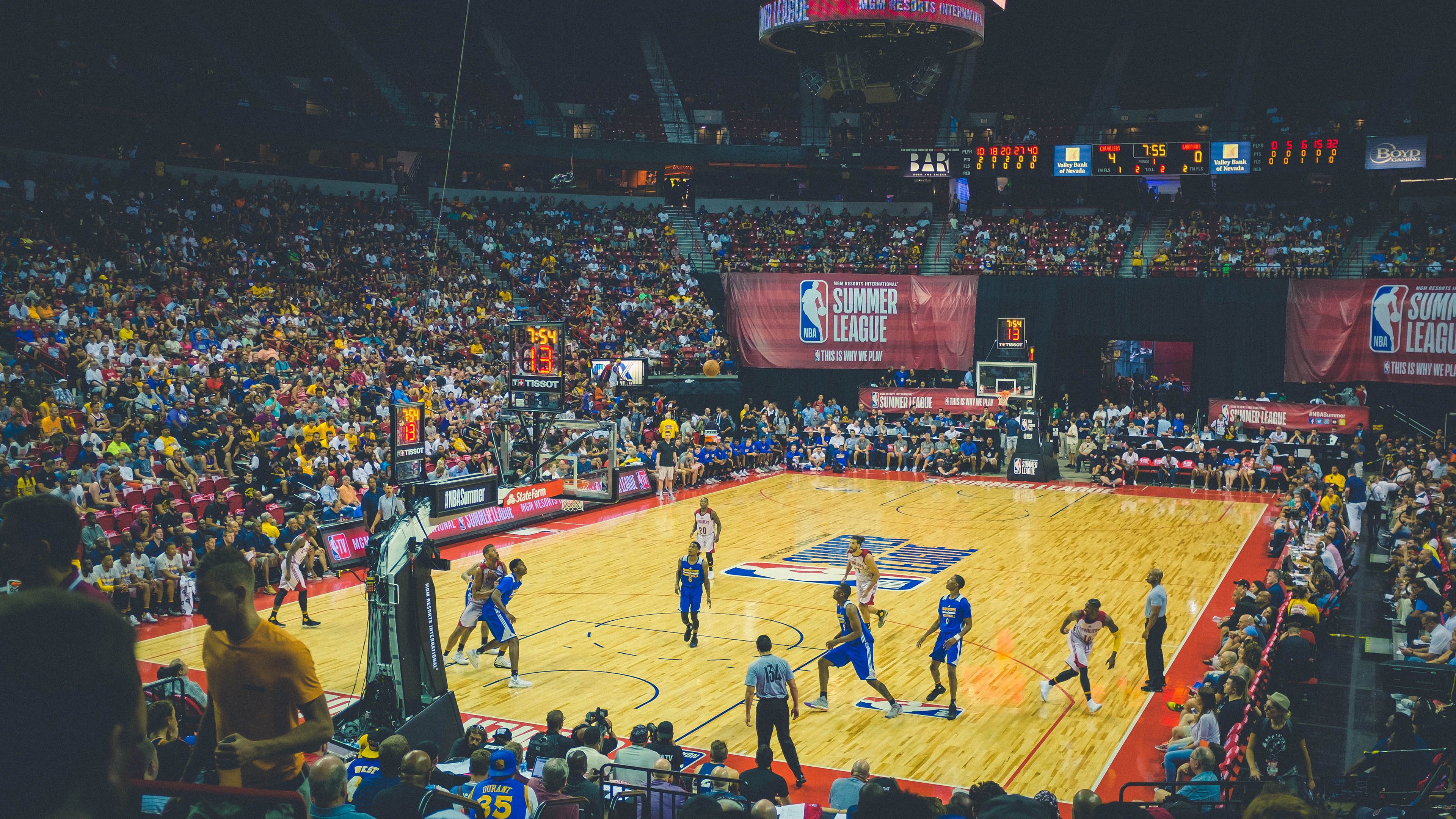 浙江队对阵北京队,詹姆斯持续制造杀伤,一场关于破局的现代篮球启示录